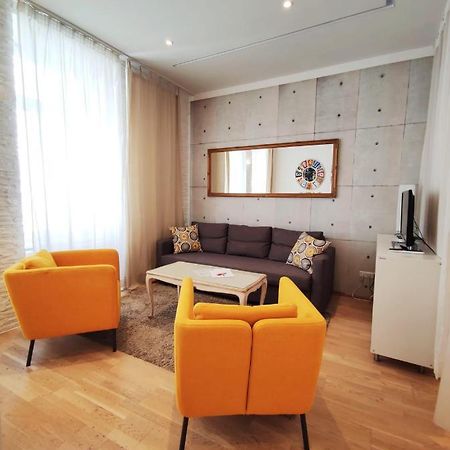 Bright Apartment Mariahilf Wina Bagian luar foto