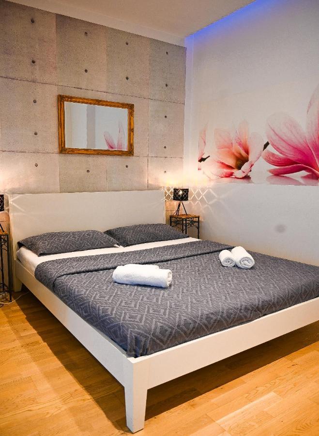 Bright Apartment Mariahilf Wina Bagian luar foto